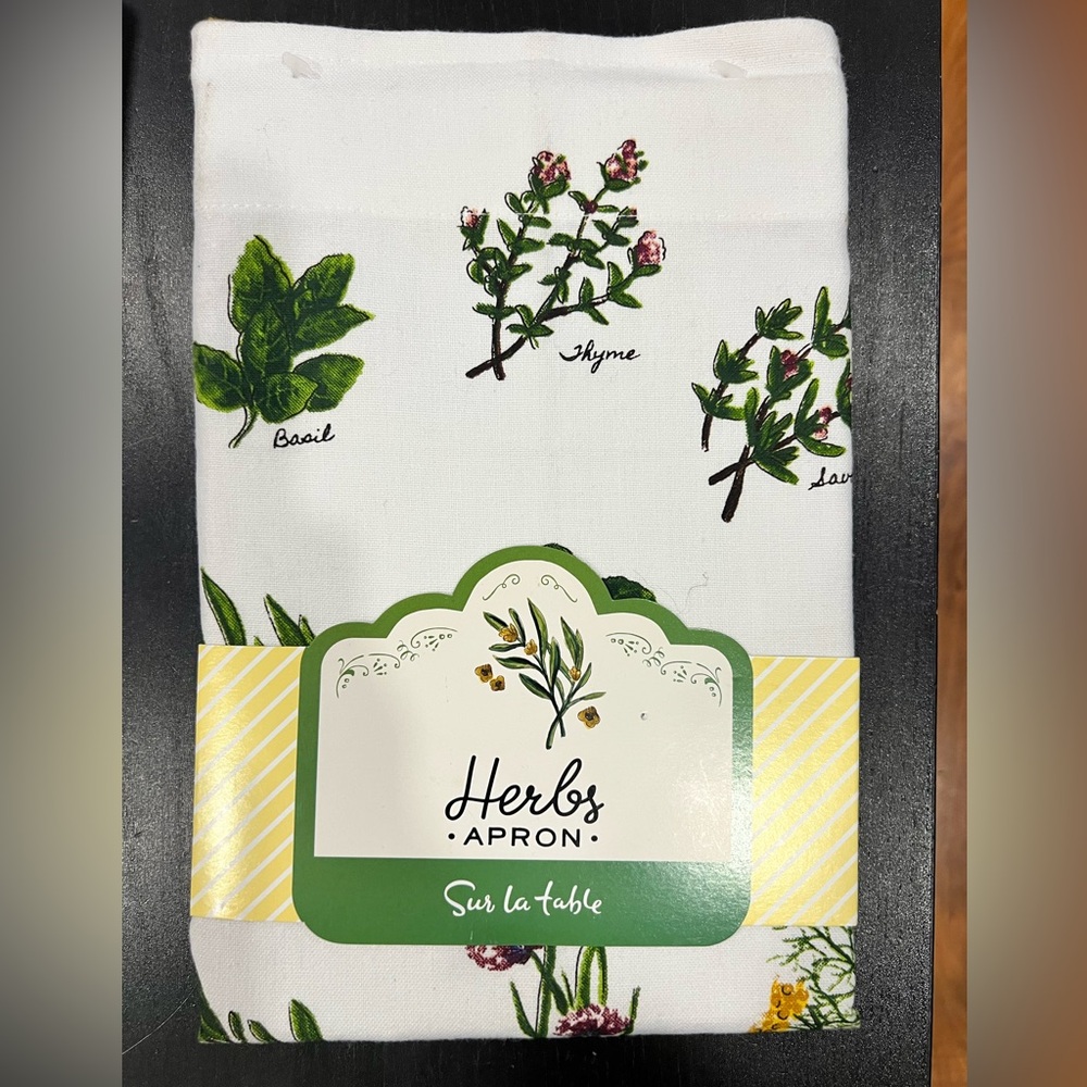 Sur La Table NWT Herb print apron